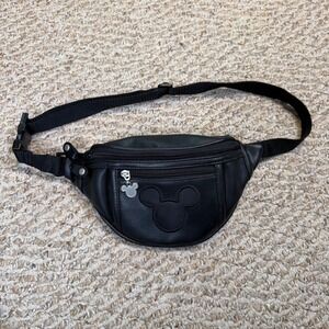VTG Walt Disney World Mickey Mouse Black Faux Leather Waist Bag Fanny Pack